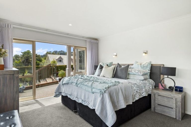 Photo of property in 8 Stonedge Lane, Rosedale, Auckland, 0632