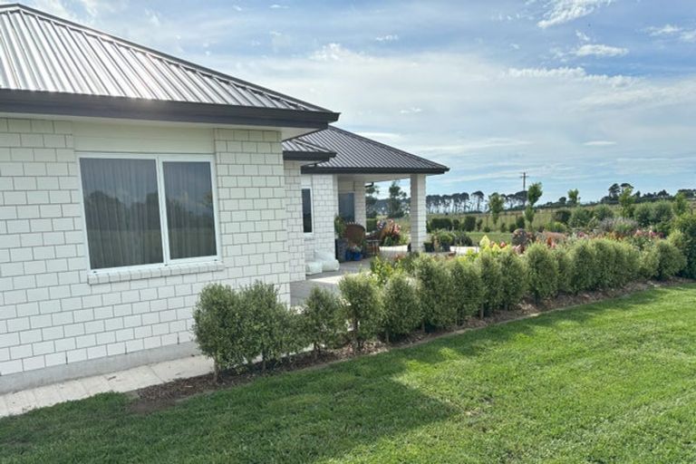 Photo of property in 60 Turangi Road, Motunui, Waitara, 4383