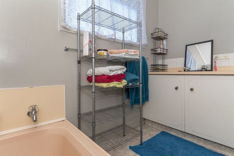 Photo of property in 56 Kaitemako Road, Welcome Bay, Tauranga, 3112