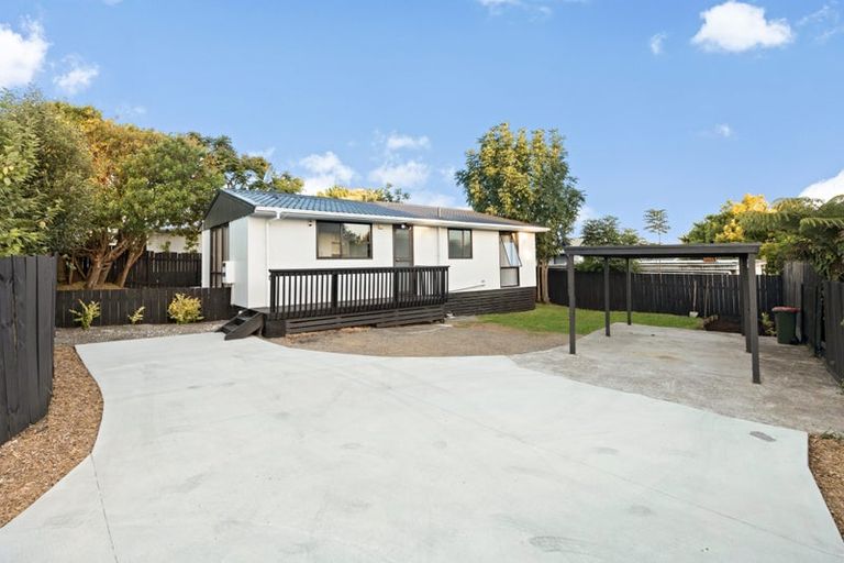 Photo of property in 2/21 Nearco Street, Randwick Park, Auckland, 2105