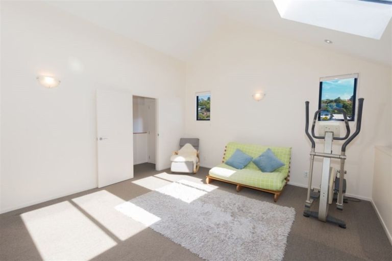 Photo of property in 35 Hawtrey Terrace, Churton Park, Wellington, 6037