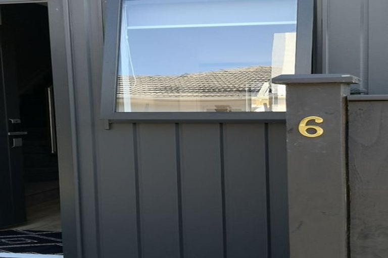 Photo of property in 6/58 Te Atatu Road, Te Atatu South, Auckland, 0610