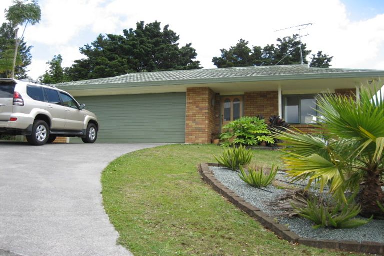 Photo of property in 42 The Glade South, Pukekohe, 2120