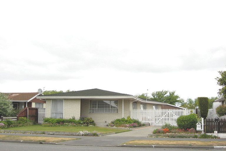 Photo of property in 153 Queenspark Drive, Parklands, Christchurch, 8083