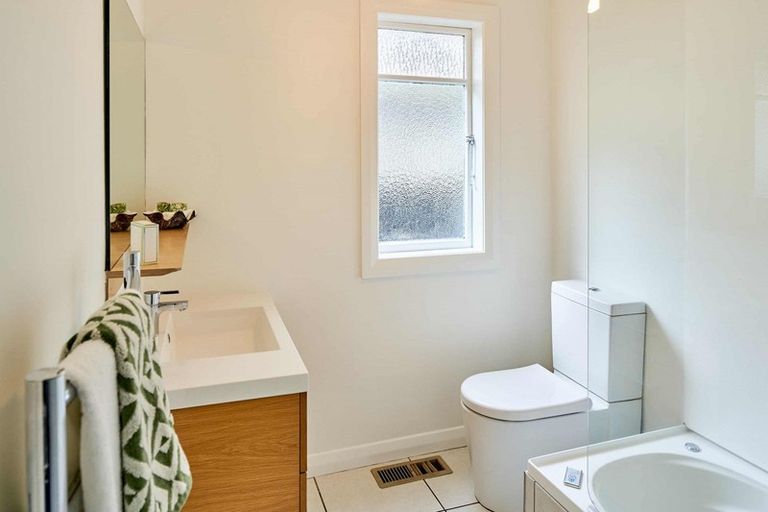 Photo of property in 24 Butt Street, Brooklyn, Wellington, 6021