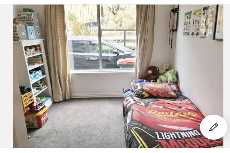 Photo of property in 17 Queen Street, Brighton, Dunedin, 9035