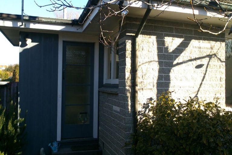 Photo of property in 2/4 Wadeley Road, Ilam, Christchurch, 8041