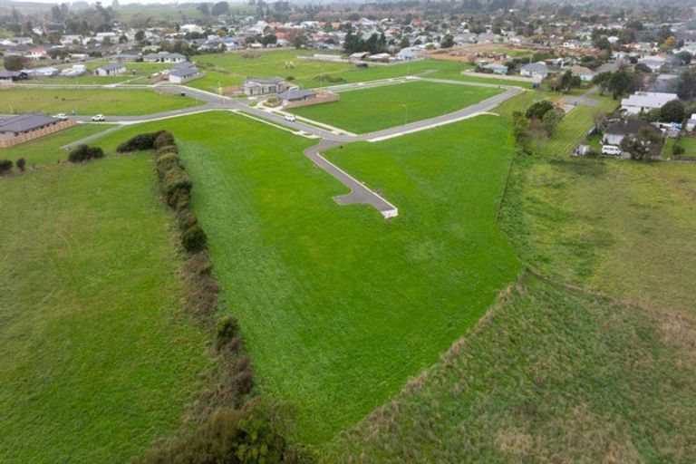 Photo of property in 33 Tiriti Loop, Otaki, 5512