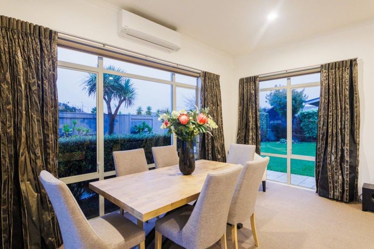 Photo of property in 3 Rodeo Drive, Kelvin Grove, Palmerston North, 4414