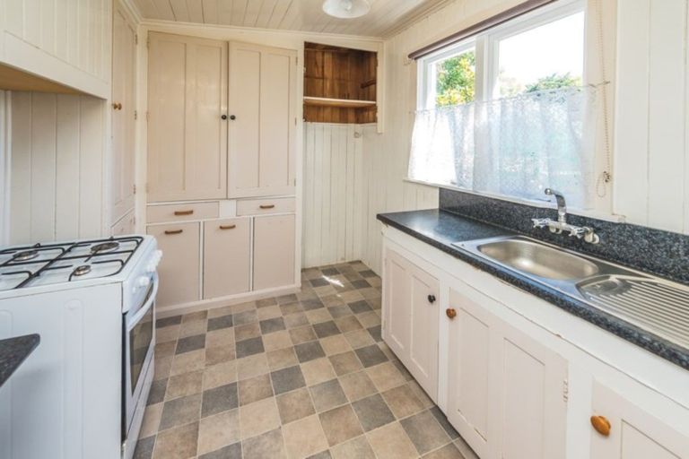 Photo of property in 41 Swiss Avenue, Gonville, Whanganui, 4501