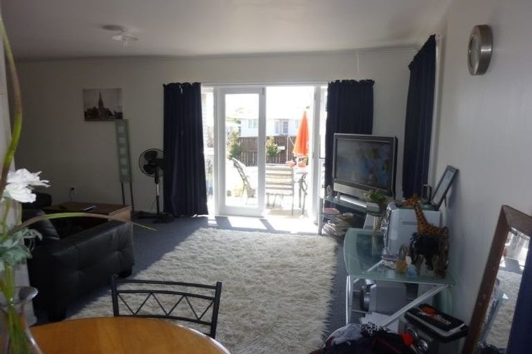 Photo of property in 20 Geordie Street, Henderson, Auckland, 0612