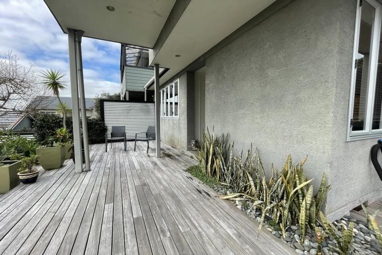Photo of property in 60 Waiohua Road, Greenlane, Auckland, 1061