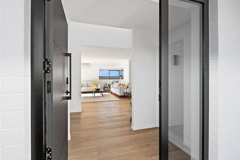 Photo of property in 39 Stanmore Bay Road, Stanmore Bay, Whangaparaoa, 0932