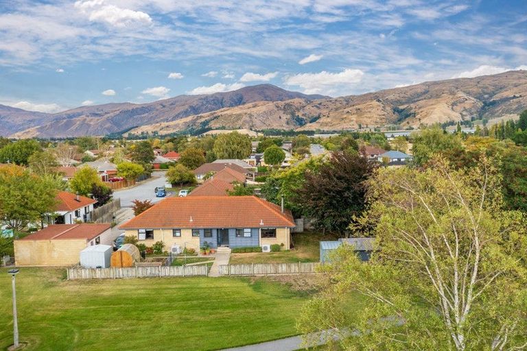 Photo of property in 10 Coach Court, Cromwell, 9310