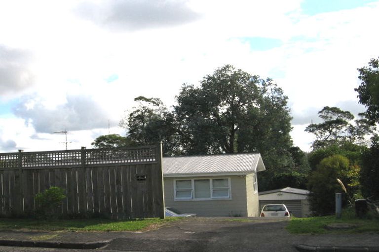 Photo of property in 6 Thomas Avenue, Te Atatu Peninsula, Auckland, 0610