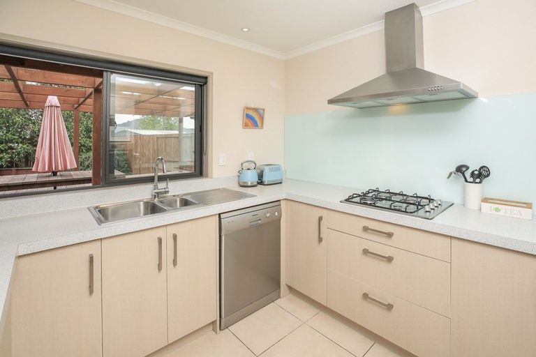 Photo of property in 5 Waltham Place, Rototuna North, Hamilton, 3210