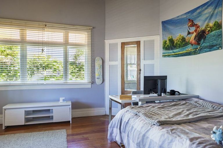 Photo of property in 1 Latham Street, Napier South, Napier, 4110