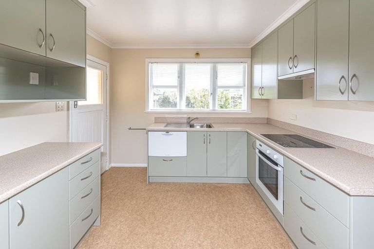 Photo of property in 26 Selwyn Crescent, College Estate, Whanganui, 4500