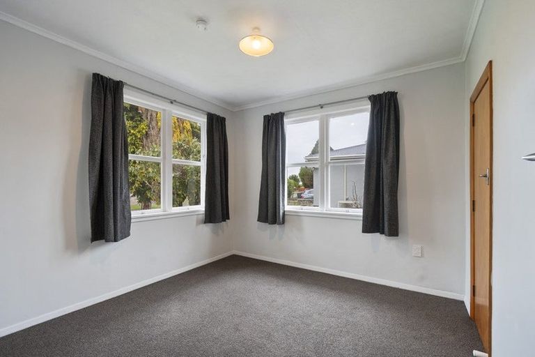 Photo of property in 17 Pembroke Street, Highbury, Palmerston North, 4412