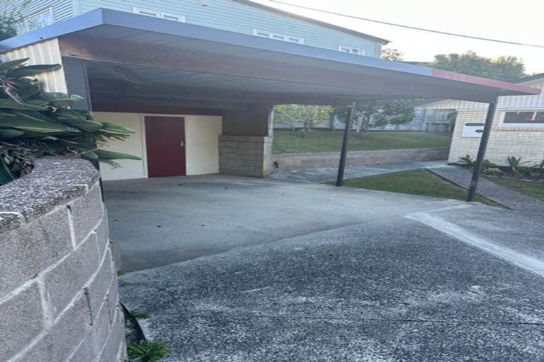 Photo of property in 2/7 Dakota Avenue, Beach Haven, Auckland, 0626