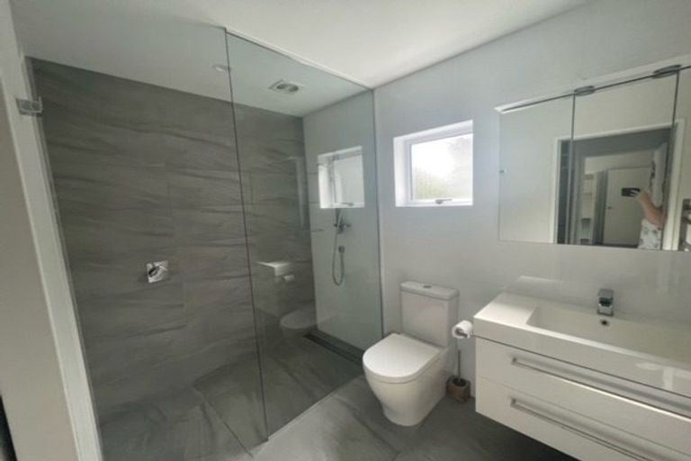 Photo of property in 2/11 Parramatta Place, Botany Downs, Auckland, 2010