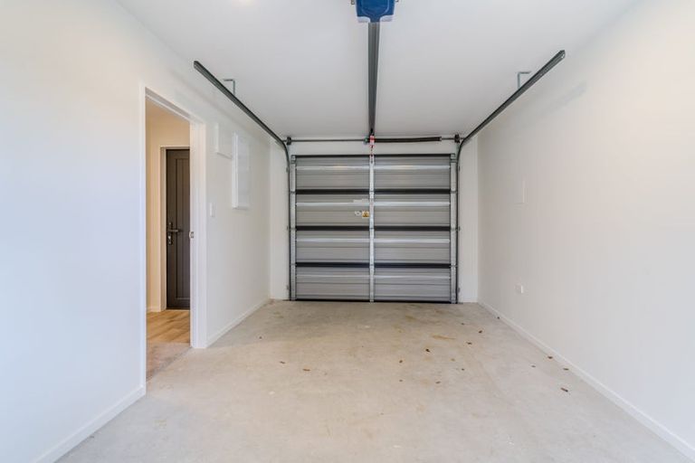 Photo of property in 100 Hagart-alexander Drive, Mosgiel, 9024