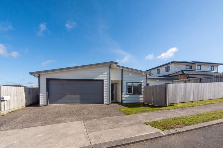 Photo of property in 187 Mark Avenue, Grenada Village, Wellington, 6037