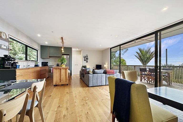 Photo of property in 144 Opanuku Road, Henderson Valley, Auckland, 0612