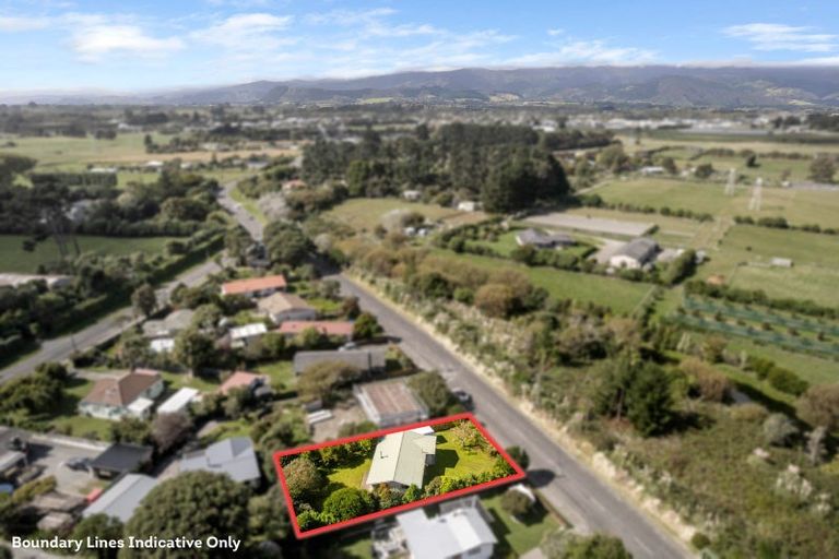 Photo of property in 15 Old Coach Road South, Otaki Beach, Otaki, 5512