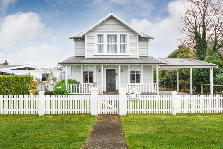 Photo of property in 41 Hammond Street, Bulls, 4818