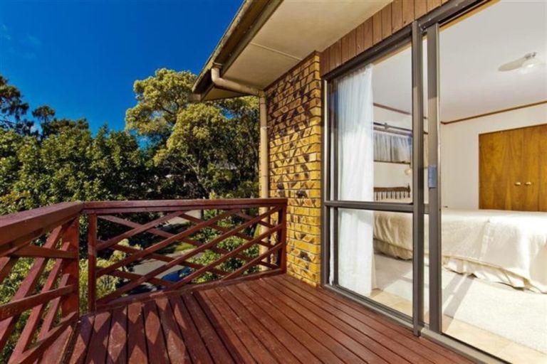 Photo of property in 4 Honeysuckle Lane, Mairangi Bay, Auckland, 0630