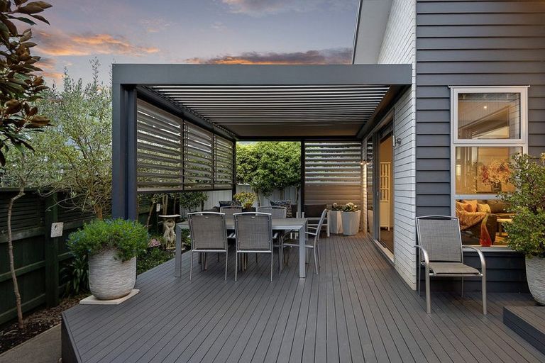 Photo of property in 297 Eastern Terrace, Sydenham, Christchurch, 8023