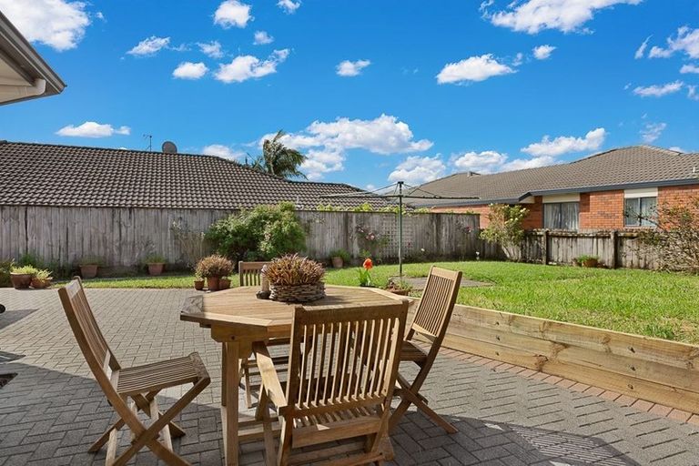 Photo of property in 11 Toledo Avenue, Henderson, Auckland, 0612