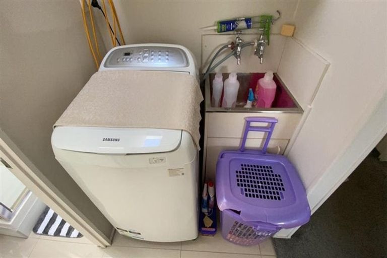 Photo of property in 1/8 Wilbur Place, Pakuranga Heights, Auckland, 2010