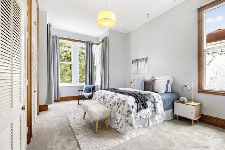 Photo of property in 60 Glenmore Street, Northland, Wellington, 6012