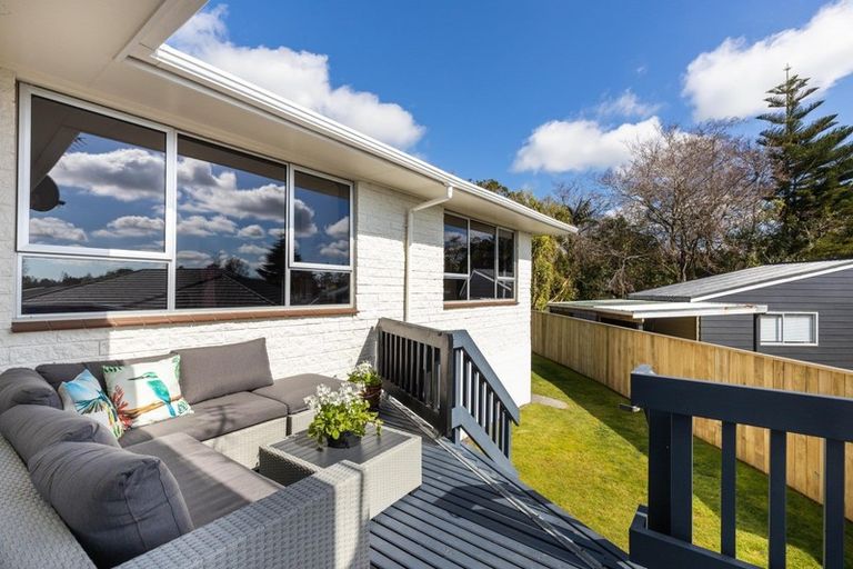 Photo of property in 15 Tainui Terrace, Inglewood, 4330
