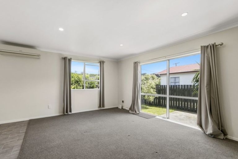 Photo of property in 4 Wellington Road, Wainuiomata, Lower Hutt, 5014