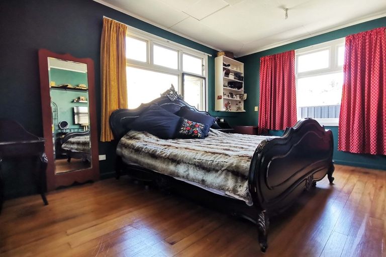 Photo of property in 118 Thackeray Street, Napier South, Napier, 4110