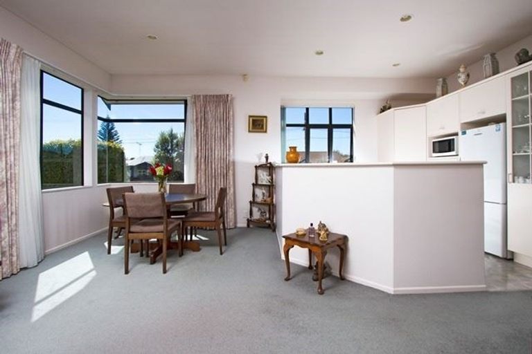 Photo of property in 119a Shakespeare Road, Milford, Auckland, 0620