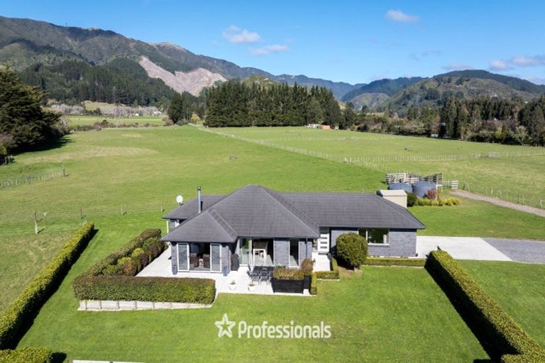 Photo of property in 112 Parkes Line Road, Maymorn, Upper Hutt, 5018