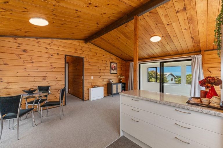 Photo of property in 25 Herekawe Drive, Spotswood, New Plymouth, 4310