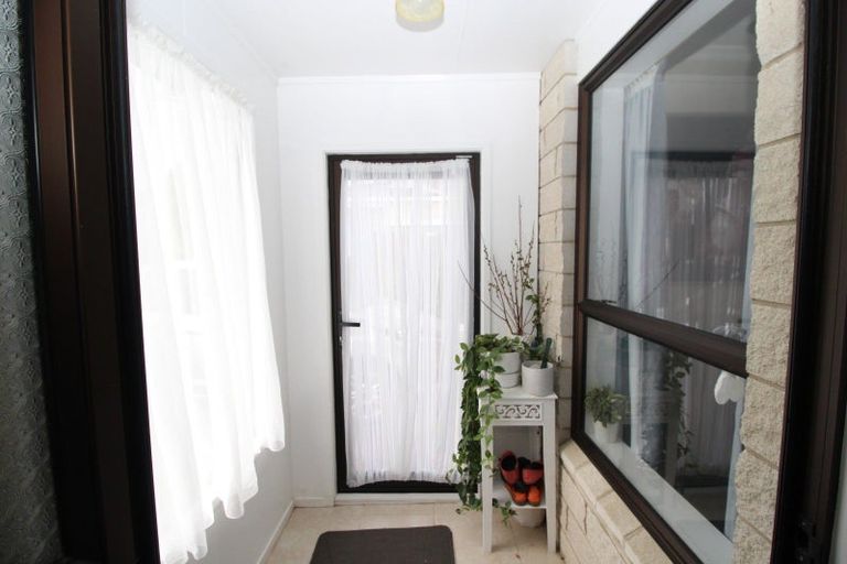 Photo of property in 28b Pollen Street, Woodville, 4920