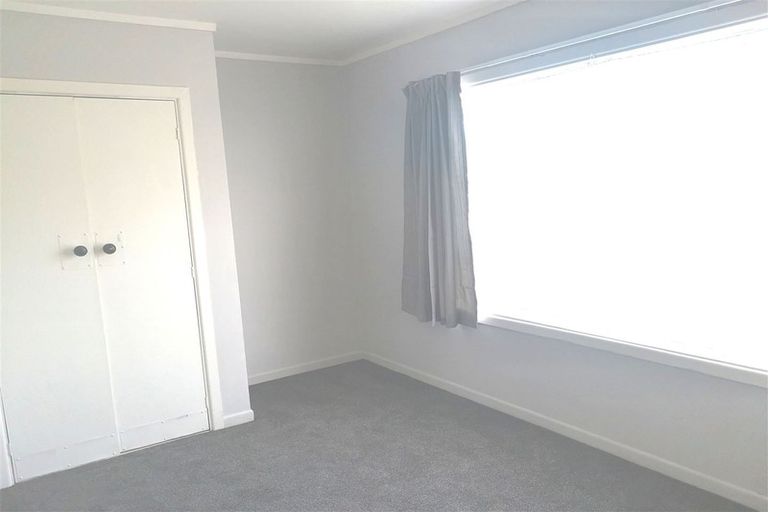 Photo of property in 32 Titirangi Road, New Lynn, Auckland, 0600