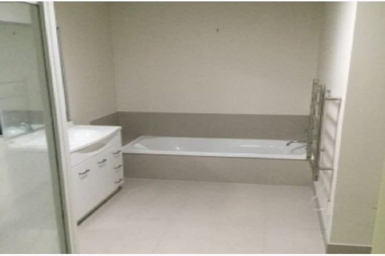 Photo of property in 13 Pipipi Crescent, Takanini, 2112