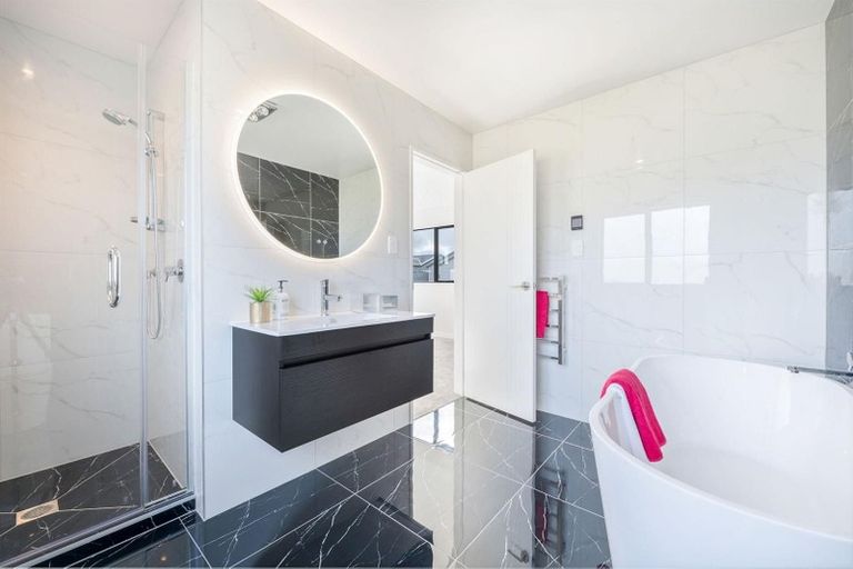 Photo of property in 8 Laquinta Place, Flat Bush, Auckland, 2019