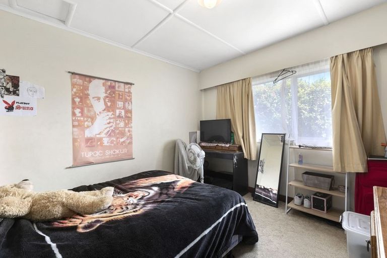 Photo of property in 34 West Coast Road, Glen Eden, Auckland, 0602