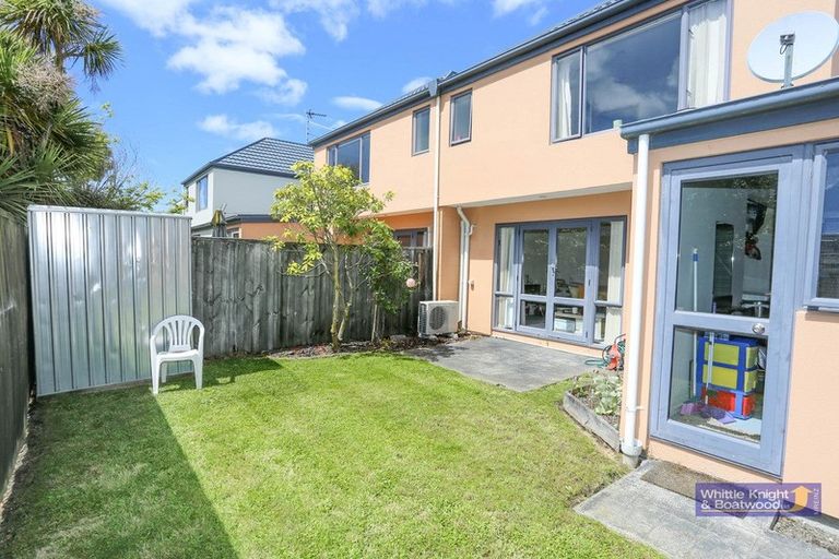 Photo of property in 3/90 Picton Avenue, Riccarton, Christchurch, 8011