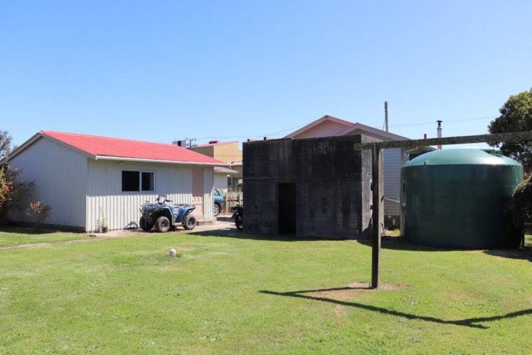Photo of property in 126 Waverley Street, Karamea, 7893