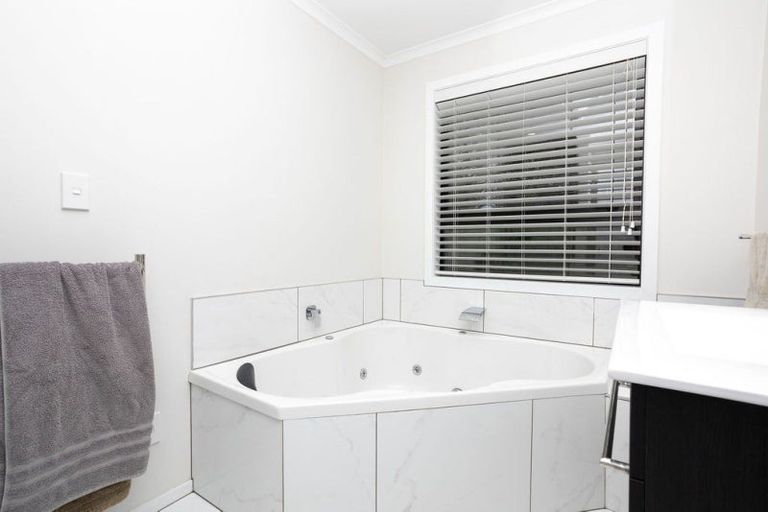 Photo of property in 34 Cowper Road, Dannevirke, 4930