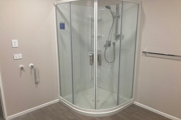 Photo of property in 38 August Street, Stokes Valley, Lower Hutt, 5019